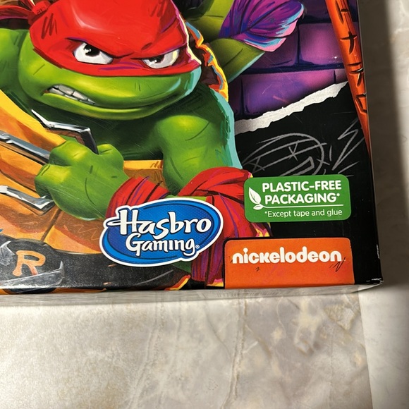 Monopoly Teenage Mutant Ninja Turtles Mutant Mayhem Game - Picture 6 of 13